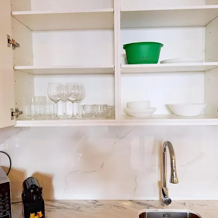 Downtown Spacious Suite-3min Metro