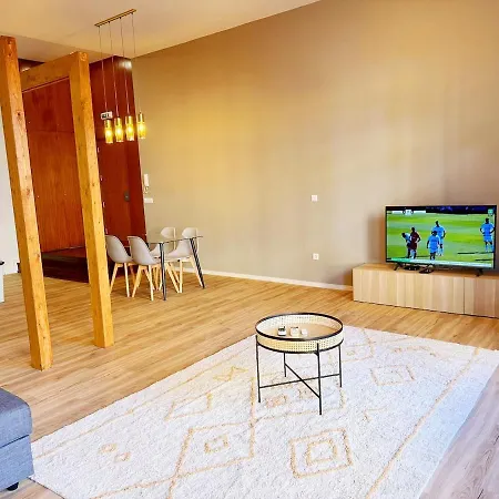 Lejlighed Downtown Spacious Suite-3min Metro *