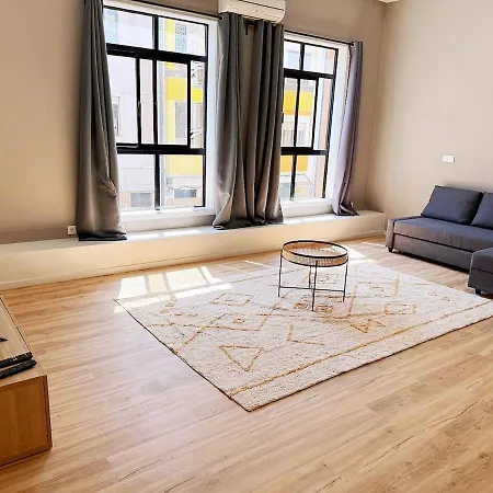 Downtown Spacious Suite-3min Metro Lejlighed