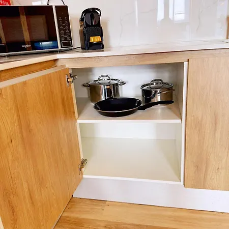 Apartman Downtown Spacious Suite-3min Metro Porto